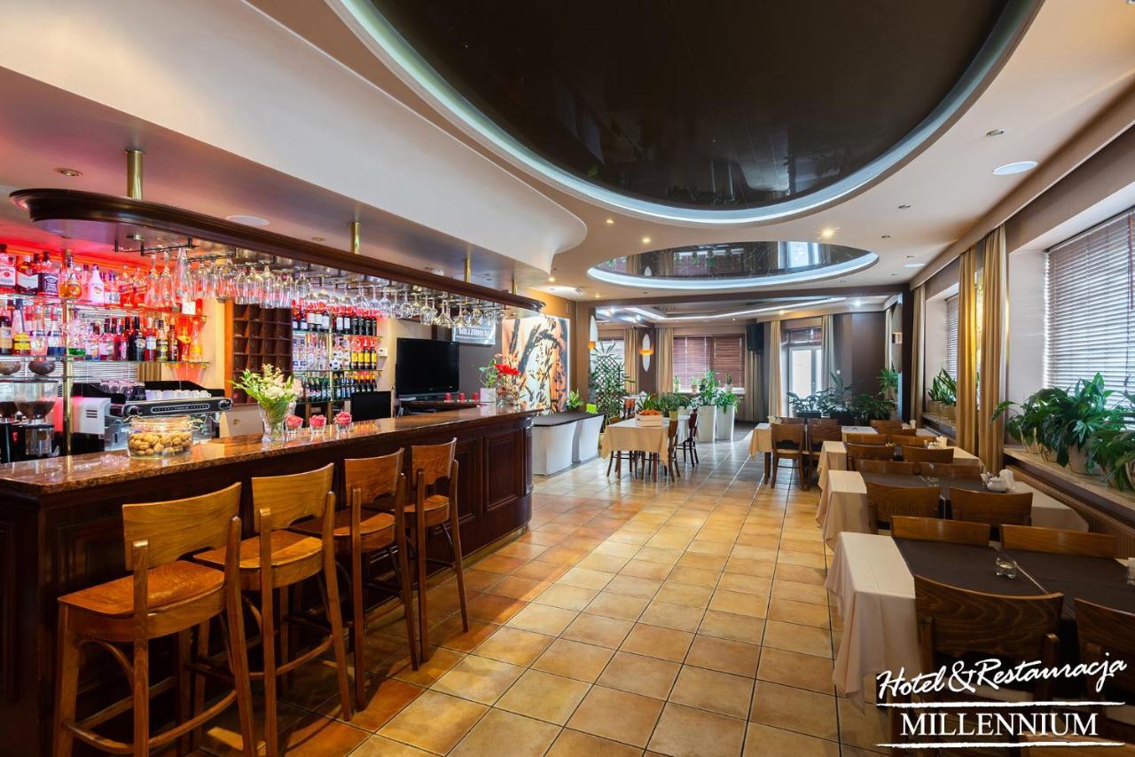 Hotel Millennium شاسْنيشْ المظهر الخارجي الصورة