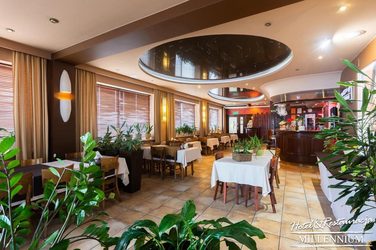 Hotel Millennium شاسْنيشْ المظهر الخارجي الصورة