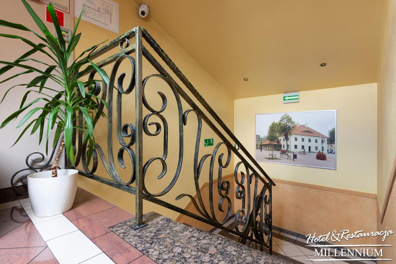 Hotel Millennium شاسْنيشْ المظهر الخارجي الصورة