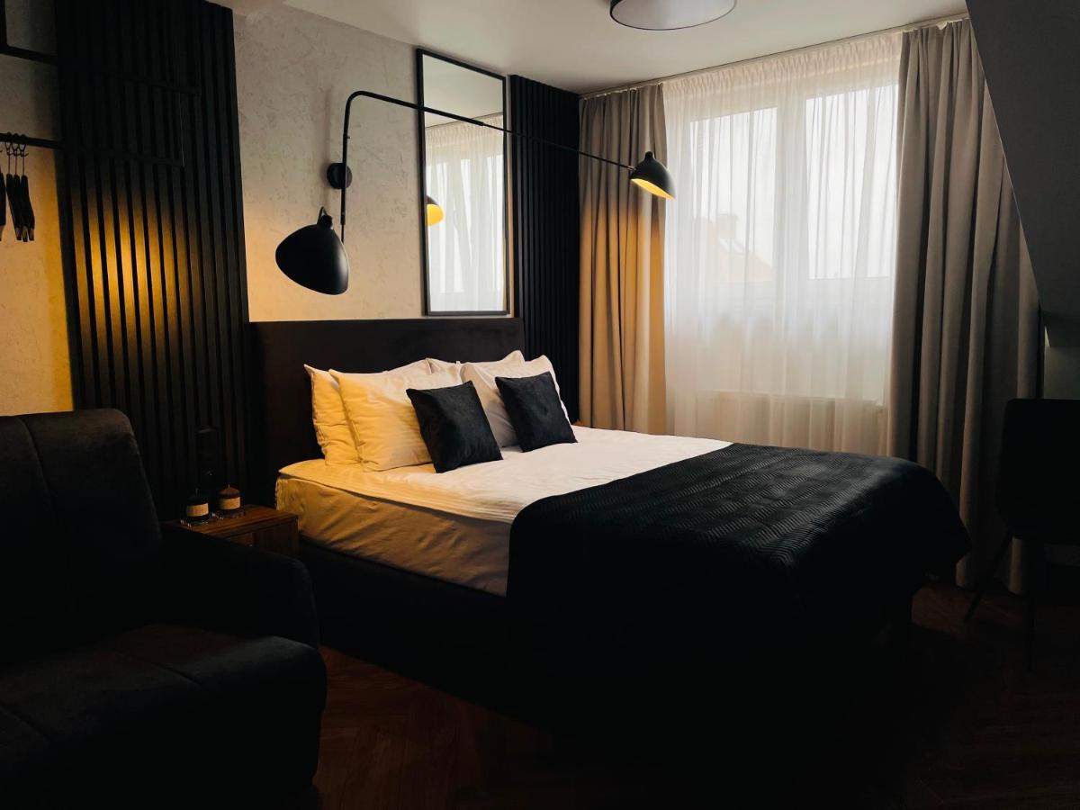 Hotel Millennium شاسْنيشْ المظهر الخارجي الصورة