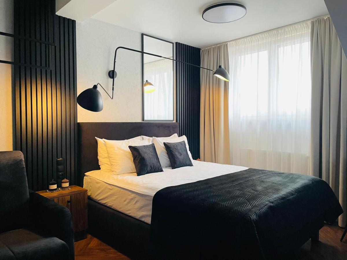 Hotel Millennium شاسْنيشْ المظهر الخارجي الصورة