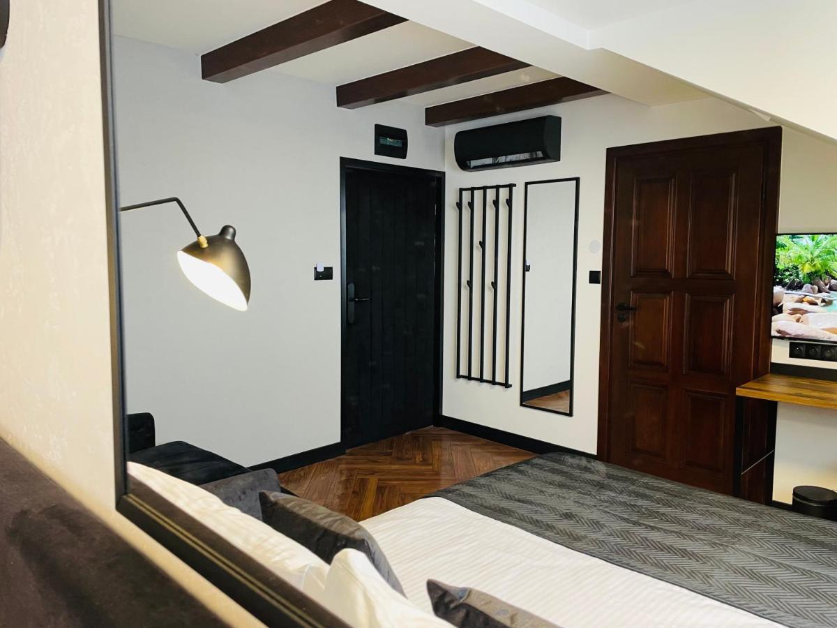 Hotel Millennium شاسْنيشْ المظهر الخارجي الصورة