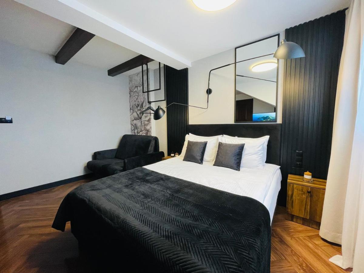 Hotel Millennium شاسْنيشْ المظهر الخارجي الصورة