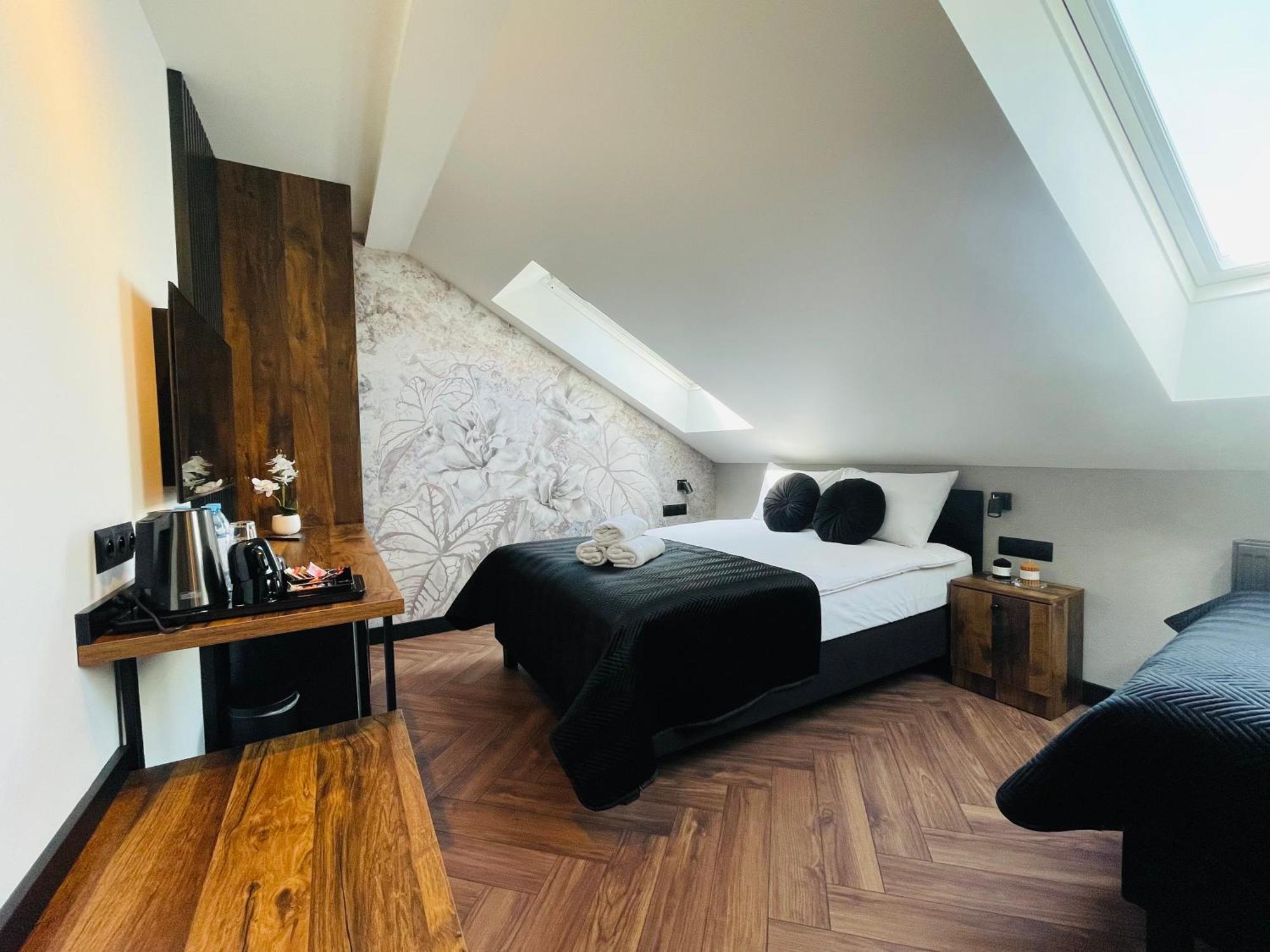 Hotel Millennium شاسْنيشْ الغرفة الصورة