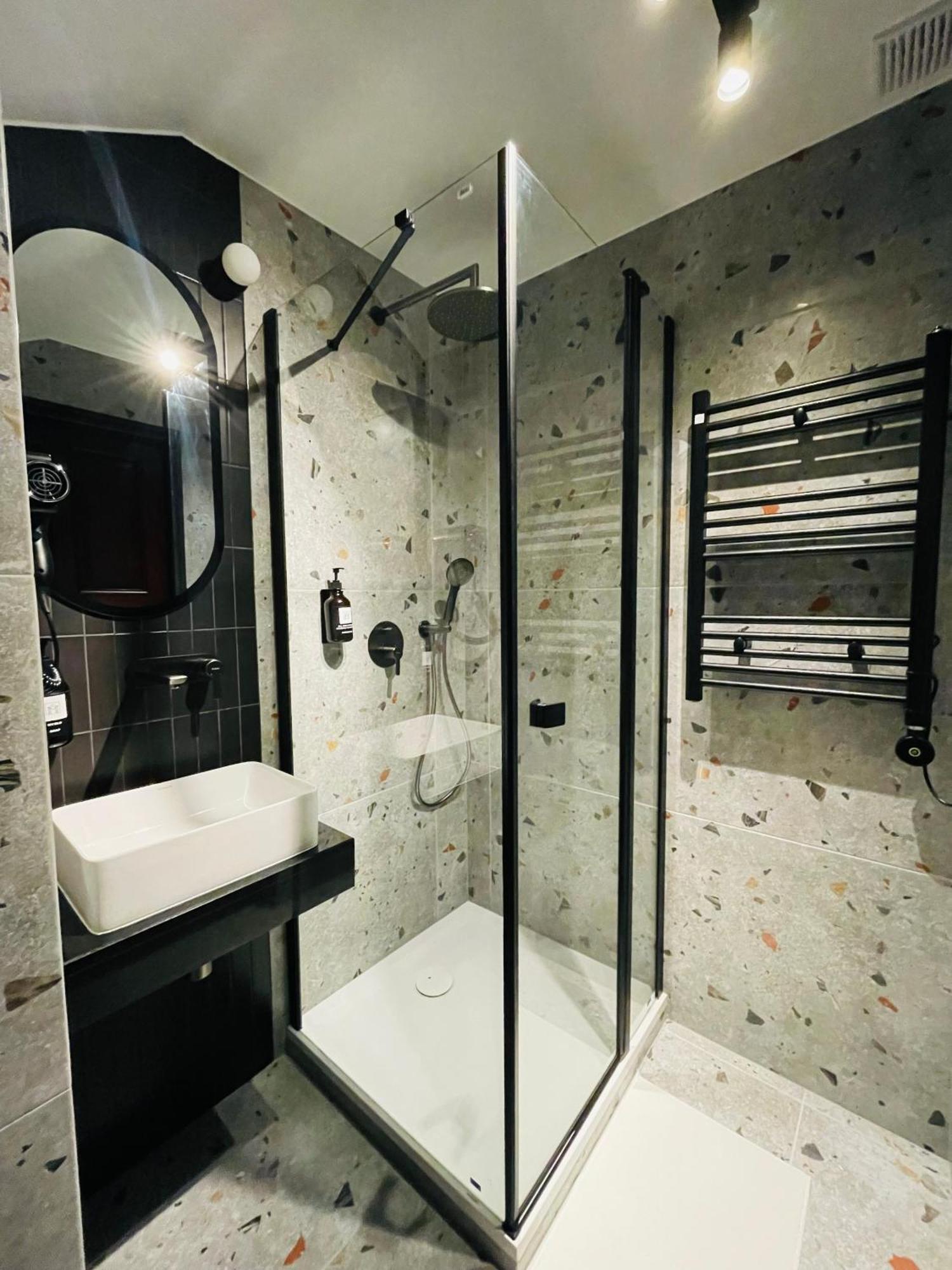 Hotel Millennium شاسْنيشْ الغرفة الصورة